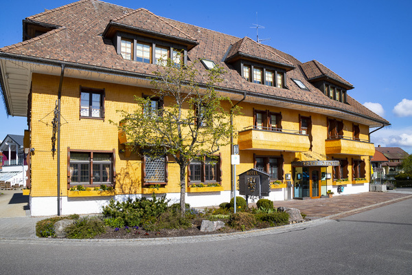 Blick auf das Bio- und Wellnesshotel Alpenblick  THOMA HOTELS & WELLNESS GMBH