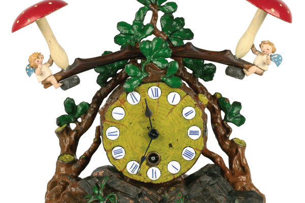 Eine Uhr mit Fliegenpilzen  Deutsches Uhrenmuseum