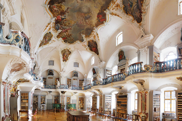 Die Bibliothek in der ehemaligen Benediktinerabtei St. Peter  Kunstverlag Josef Fink/Ralph von Bordelius