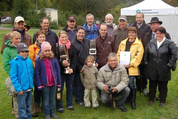 Gruppenbild der Preistrger der Wiesenmeisterschaft 2013 (Quelle: Naturpark Sdschwarzwald)