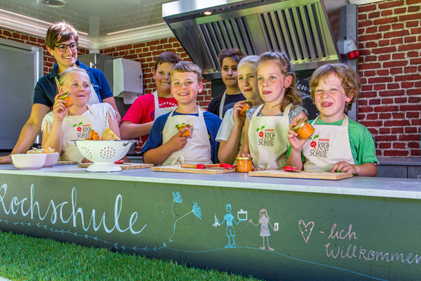 Das Projekt Naturpark-Kochschule soll Kinder und Erwachsene fr regionale und gesunde Ernhrung begeistern.  Sebastian Schrder-Esch