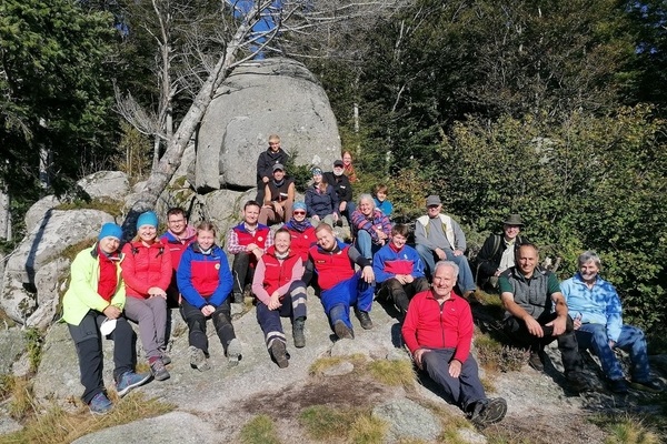 Gelungenes Teamwork beim Volunteer-Einsatz am Rohrhardsberg  Naturpark Sdschwarzwald