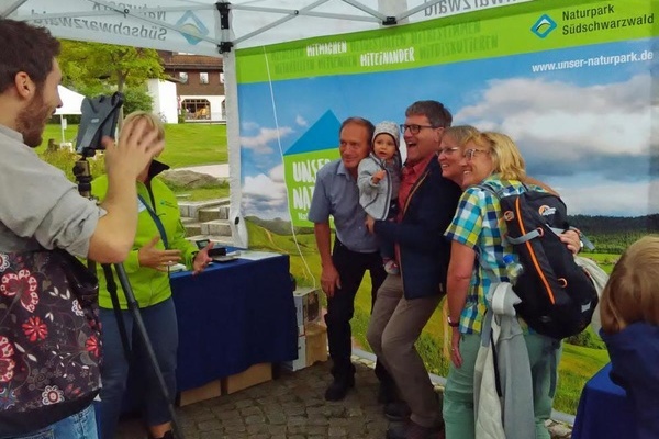 Das Mobile Fotostuido im Einsatz auf dem Naturpark-Markt im Hinterzarten (Foto: Naturpark Sdschwarzwald)