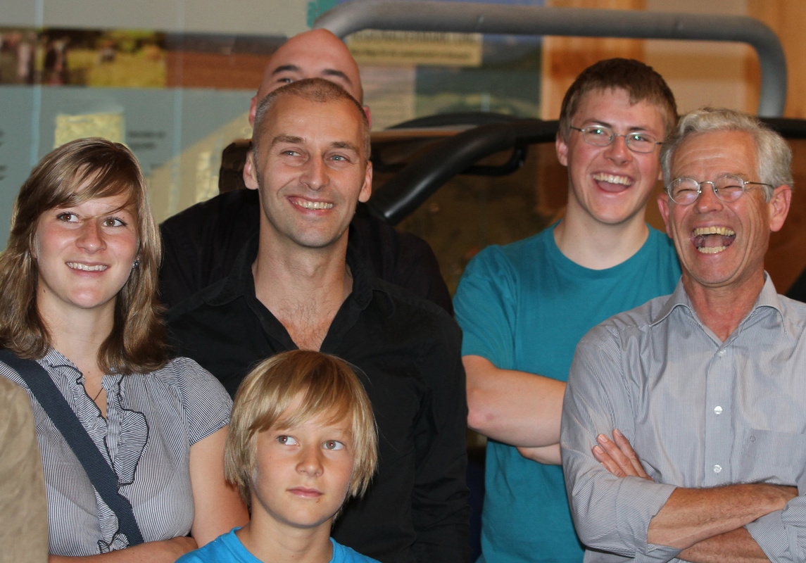 Besucher lachen ber den Talking Ranger  NAZ Sdschwarzwald