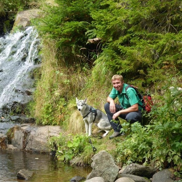 Das Team Andreas Farsang und sein Husky  A. Farsang