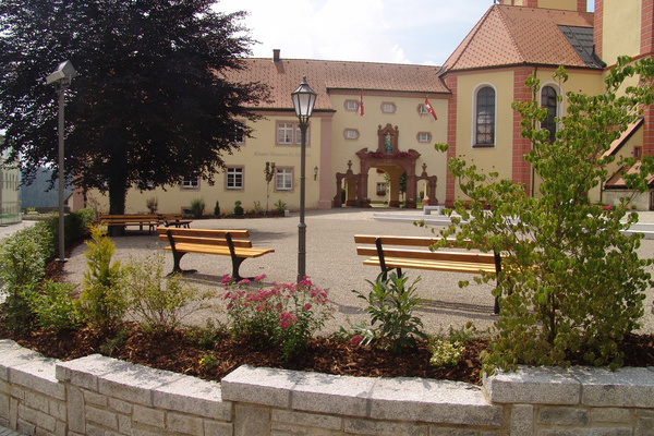 Der Rathausplatz am Kloster St. Mrgen  Herbert Mark