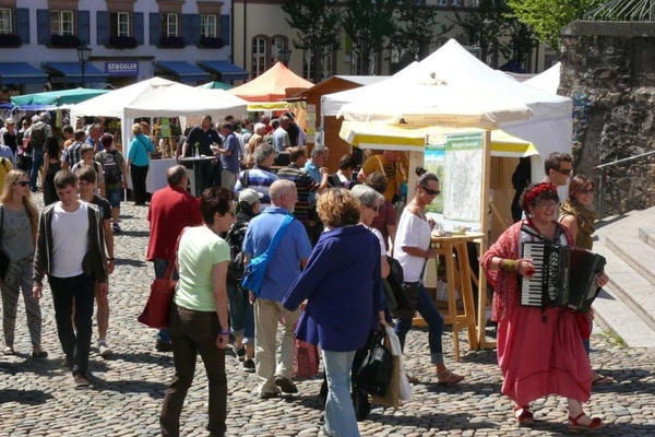 Markttreiben auf dem Regionalmarkt Freiburg (Quelle: NGK)