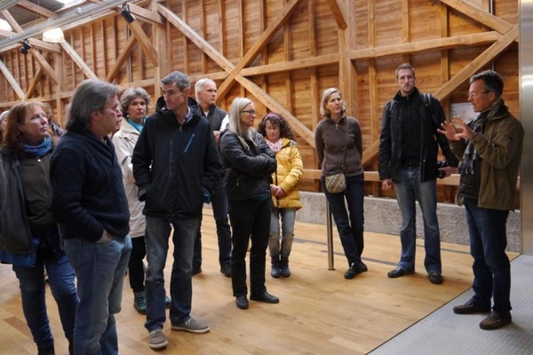 Gruppenbild Exkursion Naturpark-Kseroute ins Maison du Fromage