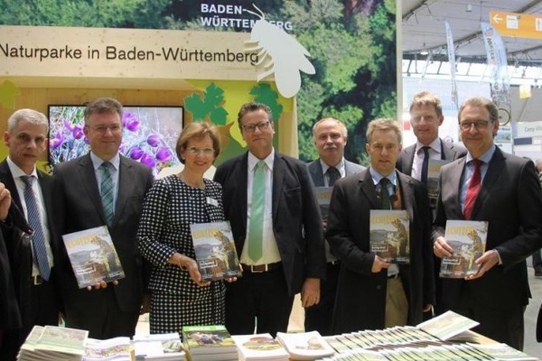 Politikerbesuch am Strandder Naturparke baden-Wrttemberg auf der CMT 2018