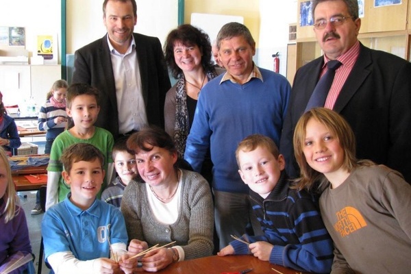 Gruppe bei Auftaktveranstalung NP-Schule