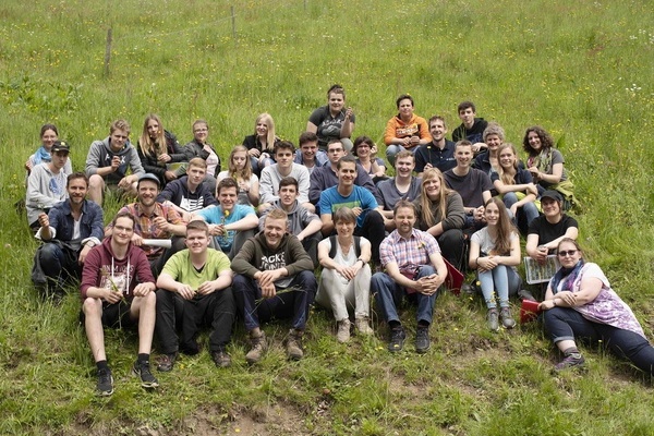 Gruppenbild deutsch-franzsische Schler-Wiesenmeisterschaft