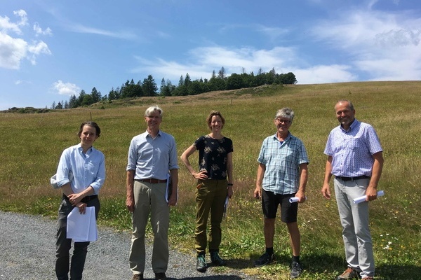 Sandra Corbeck (boden:stndig), Axel Weinreich und Suzanne van Dijk (UNIQUE forestry and land use), Jakob Meier (boden:stndig) und Roland Schttle (Geschftsfhrer Naturpark Sdschwarzwald).