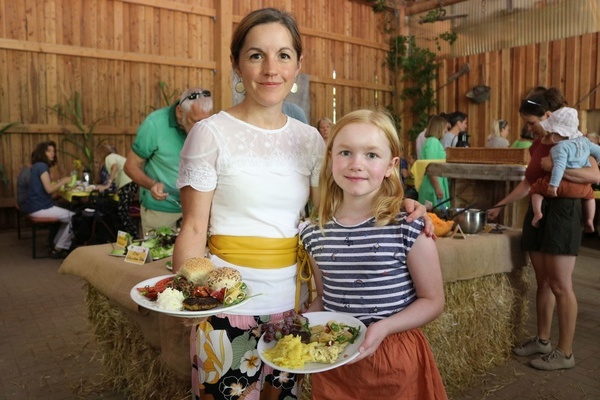 2023-02-02_Naturpark-Brunch auf dem Bauernhof: Lebensmittel direkt vom Hof oder aus der Region kommen beim Naturpark-Brunch auf den Teller. Bild: Gundi Woll/Naturpark Schwarzwald Mitte/Nord