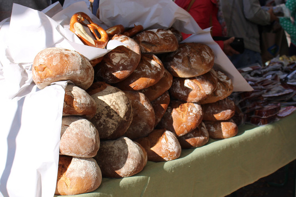 Stand mit regionalen Kstlichkeiten  Kur- und Bder GmbH Bad Drrheim